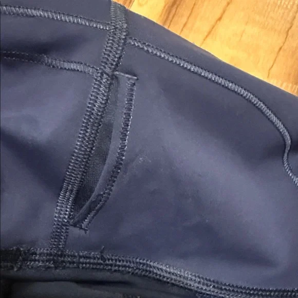 Women’s Navy Active Leggings Lululemon - Picture 5 of 7